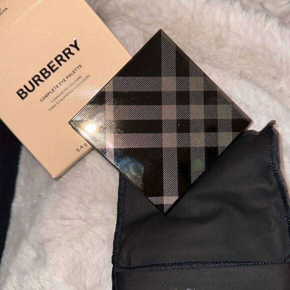 NIB 68.00 NIB Burberry Complete Eye Palette in 02 Mocha 5.4g / 0.19oz Mocha - Picture 10 of 11